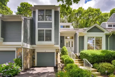 3 Timothy Ln, Bedminster, NJ 07921