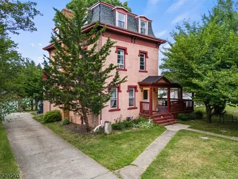 135 E Prospect Ave, Woodbridge Twp, NJ 07095