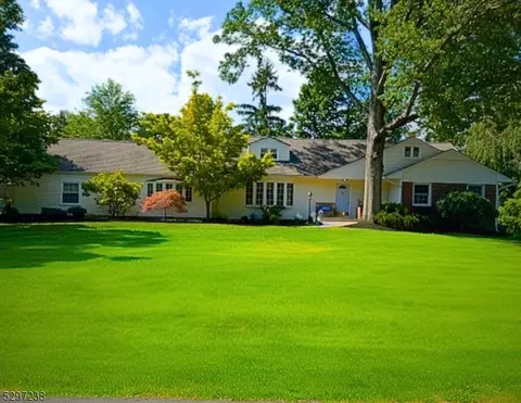 10 Monroe Pl, Basking Ridge, NJ 07920