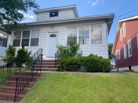 298 Greylock Pkwy, Belleville, NJ 07109