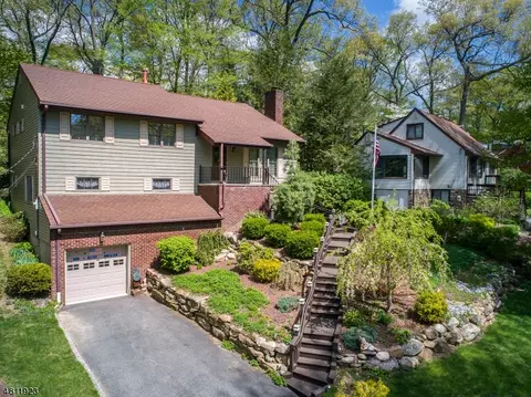 46 Pequot Rd, Ringwood, NJ 07456