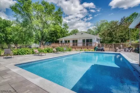 327 Lakewood Ter, Newton, NJ 07860