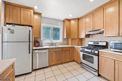 313 High St, Nutley, NJ 07110 photo 16