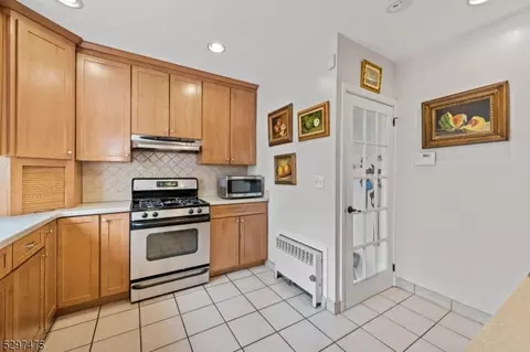 313 High St, Nutley, NJ 07110 photo 17