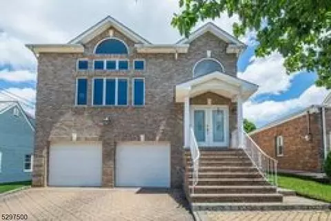 731 Lake Ave, Lyndhurst, NJ 07071