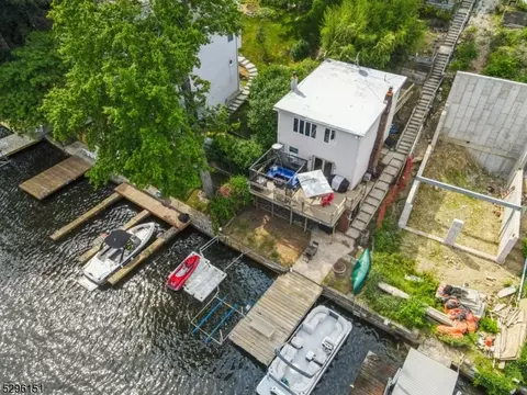 108 Randolph Ave, Hopatcong, NJ 07843