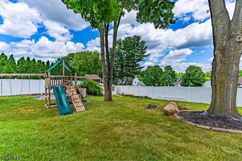 869 Ratzer Rd, Wayne, NJ 07470 photo 6