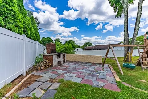 869 Ratzer Rd, Wayne, NJ 07470 photo 3