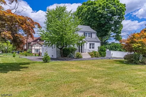 869 Ratzer Rd, Wayne, NJ 07470