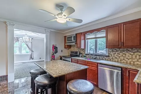 869 Ratzer Rd, Wayne, NJ 07470 photo 10