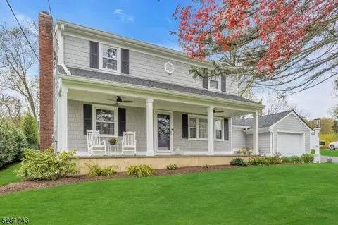 55 Kings Rd, Chatham, NJ 07928