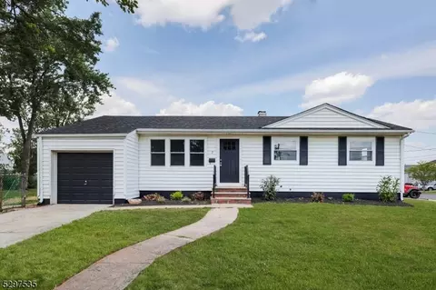 2 Wedgewood Dr, Carteret, NJ 07008