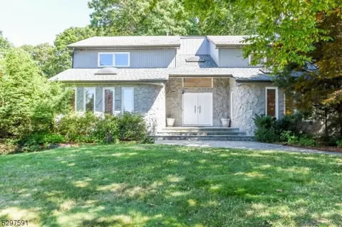 13 Pinnacle Pt, Randolph, NJ 07869