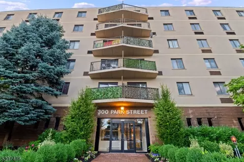 300 Park St #2A, Hackensack, NJ 07601