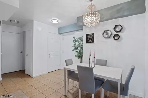300 Park St #2A, Hackensack, NJ 07601 photo 2