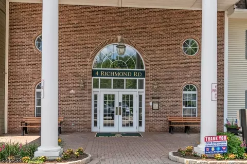 4219 Richmond Rd #219, West Milford, NJ 07480