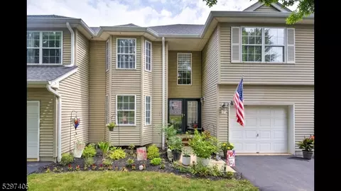 3 Spring Brook Dr, Annandale, NJ 08801