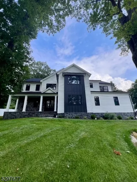 164 Spring Valley Rd, Park Ridge, NJ 07656