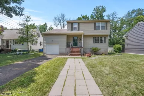 27 Forest Brook Dr, North Plainfield, NJ 07060