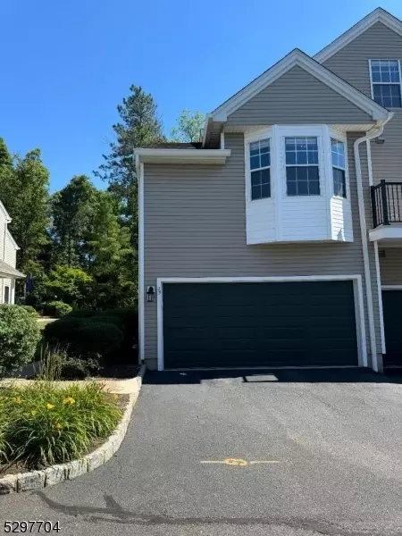 25 Teal Ln, Bedminster, NJ 07921