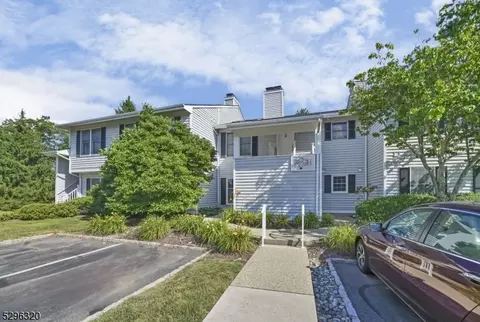 117 Mockingbird Ct, Three Bridges, NJ 08887