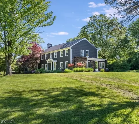 427 Pottersville Rd, Gladstone, NJ 07934