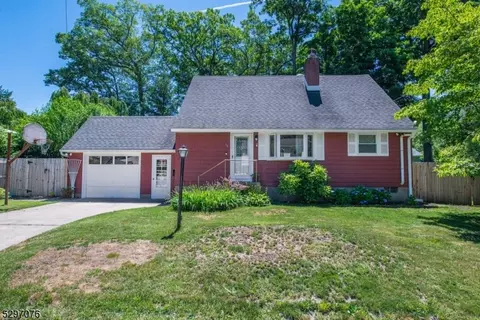 30 Pine Ln, West Milford, NJ 07480