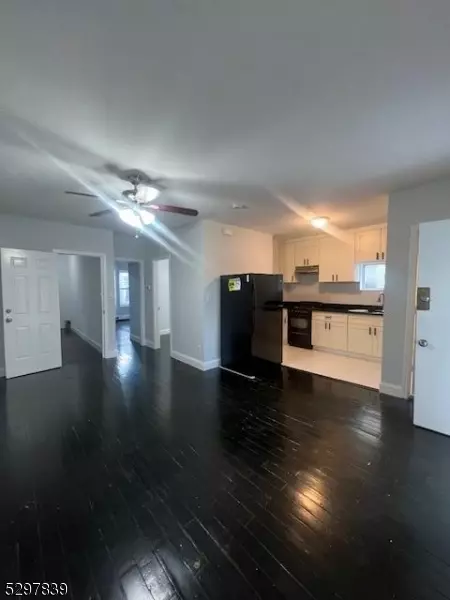 26 Vincent St, Newark, NJ 07105