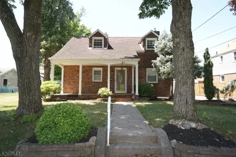 31 Ross St, Clark, NJ 07066