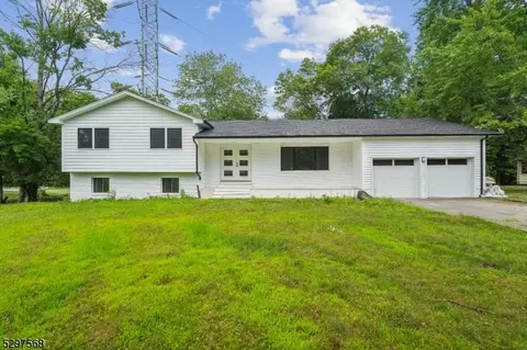 32 Wingate Dr, Livingston, NJ 07039