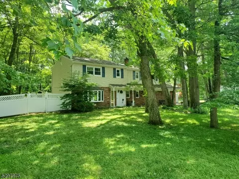 17 Linda Ln, Jefferson, NJ 07438