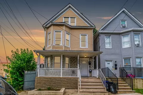 1008 Flora St, Elizabeth, NJ 07201