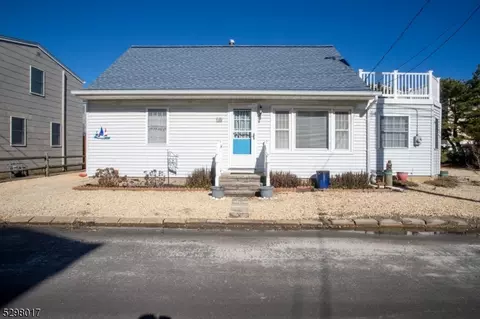 18 Mea Ln, Long Beach Township, NJ 08008