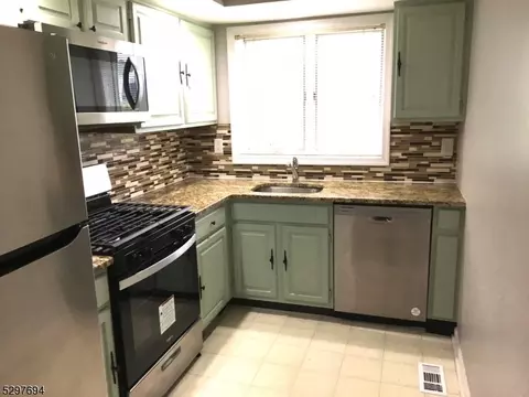 66 Victory Ct, Dover, NJ 07801