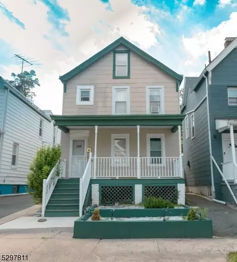 23 Lake St, East Orange, NJ 07017