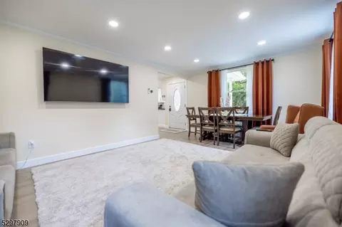 77 Fayette Ave, Wayne, NJ 07470 photo 22