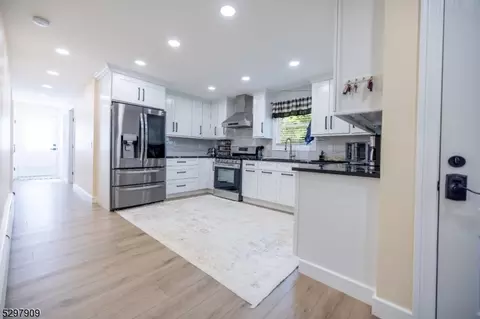 77 Fayette Ave, Wayne, NJ 07470 photo 6
