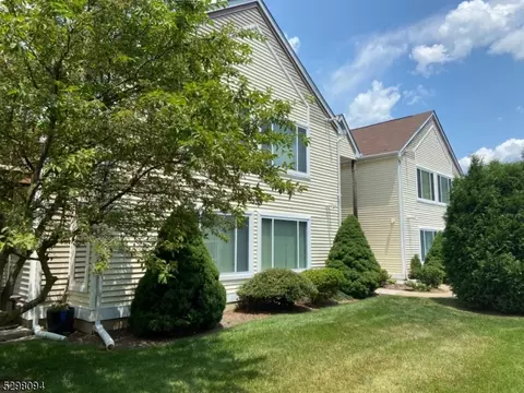 113 Falcon Ridge Way #3, Hamburg, NJ 07419