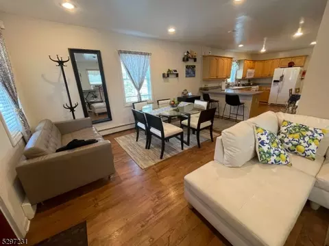 3 Mann Pl, Wanaque Boro, NJ 07420 photo 2