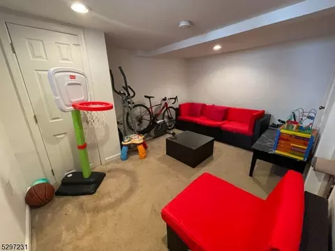 3 Mann Pl, Wanaque Boro, NJ 07420 photo 11