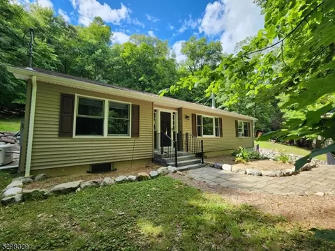 183 W Owassa Tpke, Newton, NJ 07860