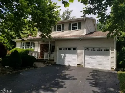 10 Strassberg Ct, Hamilton, NJ 08690
