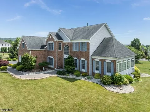 9 Runkle Pl, Franklin Twp, NJ 08802