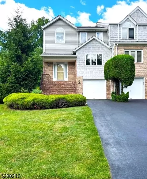 113 Edgefield Dr, Morris Plains, NJ 07950
