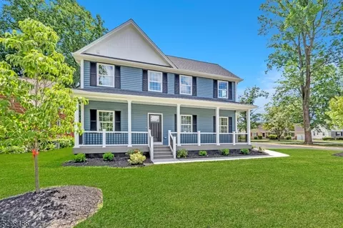 549 Fourth St, Dunellen, NJ 08812