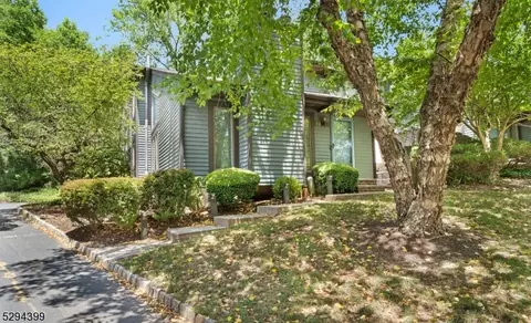 49 Aspen Dr, Bernards, NJ 07920