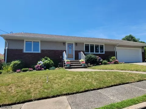 11 Margery Ct, Clifton, NJ 07013