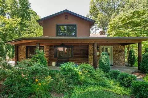 232 Skylands Rd, Ringwood, NJ 07456
