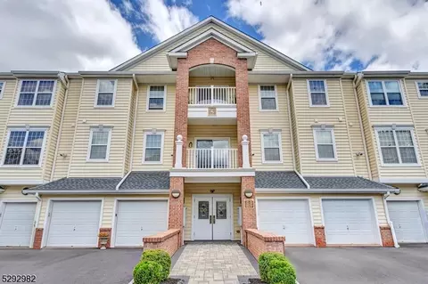 2101 Neville Ct, Somerset, NJ 08873
