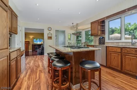 2 Saddlebrook Dr, Washington, NJ 07882 photo 7